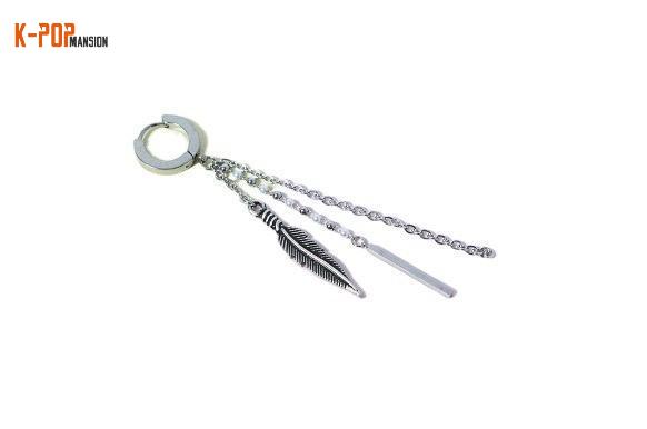 KPOP Stray Kids Felix The Same Earrings Chain Feather Small Pearl Earrings Men's Earrings New Korea Fashion Gifts Fan Favorite KPOP Stray Kids Felix The Same Earrings Chain Feather Small Pearl Earrings Men's Earrings New Korea Fashion Gifts Fan Favorite